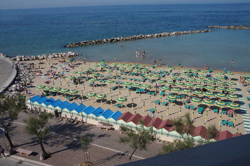 Hotel Bristol Pesaro Exterior foto